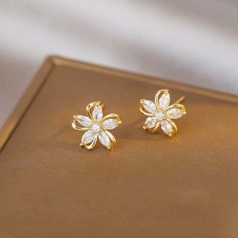 Helix Cartilage Ring - Brincos de flor delicada para mulheres